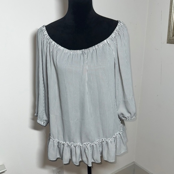 White House Black Market elastic neckline 3/4 sleeves ruffle bottom top Sz XL - Picture 1 of 5